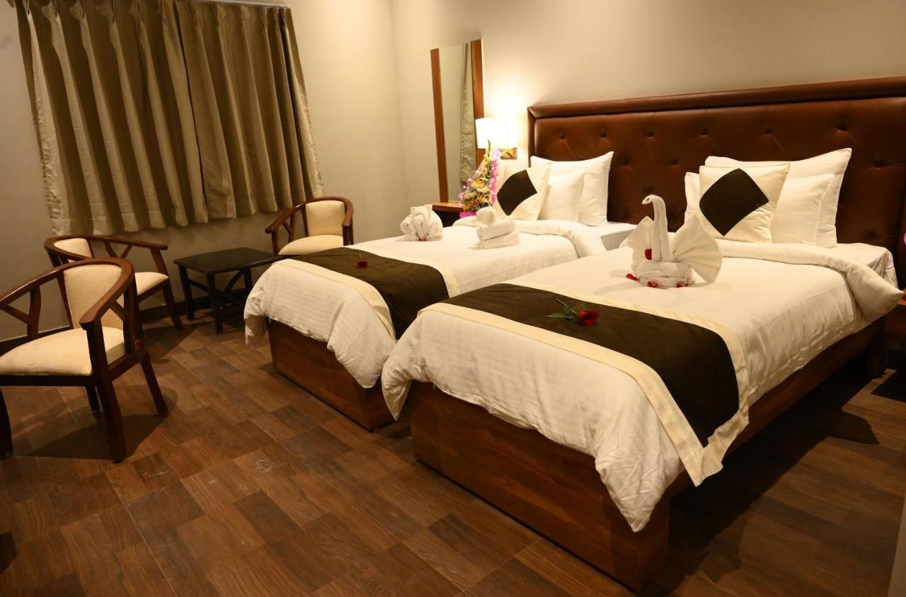 Neel Clarks Inn Express Agra (Uttar Pradesh) Exterior foto