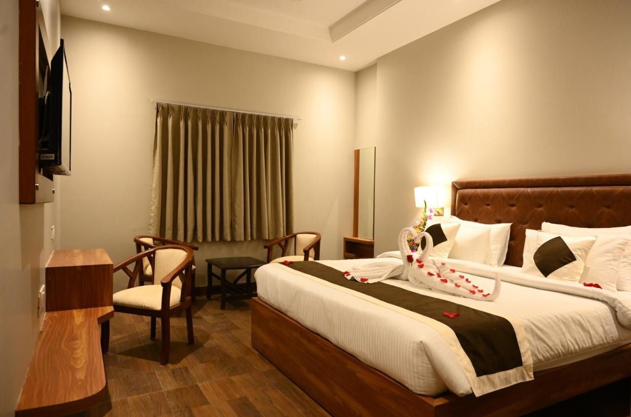 Neel Clarks Inn Express Agra (Uttar Pradesh) Exterior foto