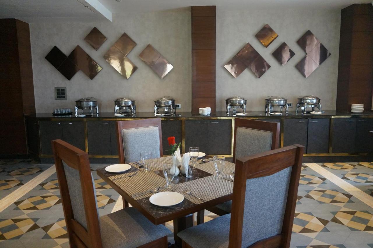 Neel Clarks Inn Express Agra (Uttar Pradesh) Exterior foto