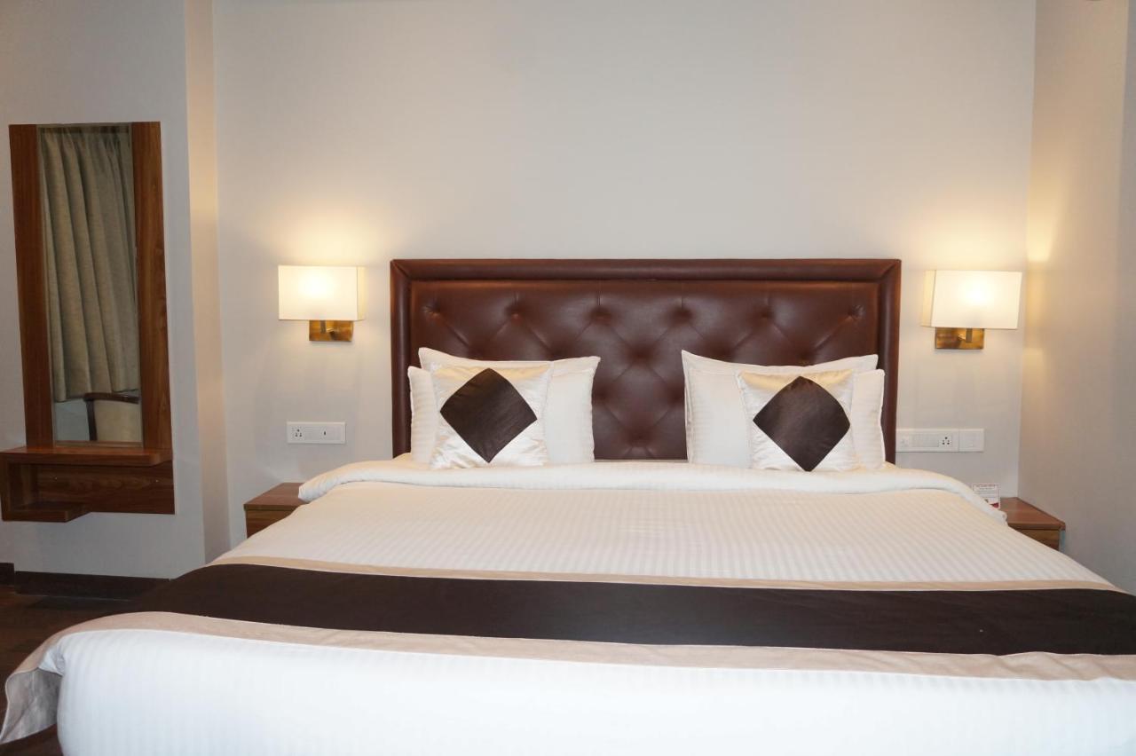 Neel Clarks Inn Express Agra (Uttar Pradesh) Exterior foto
