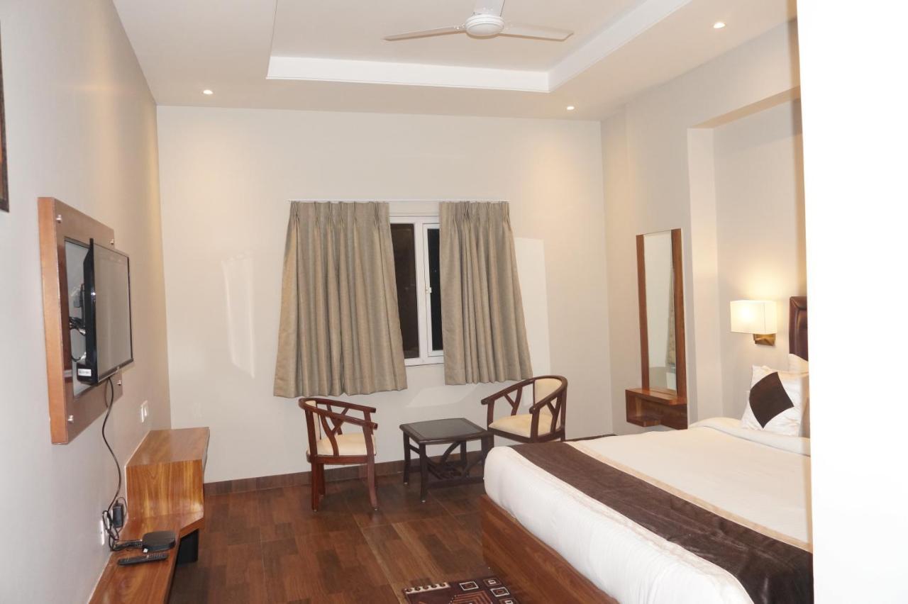 Neel Clarks Inn Express Agra (Uttar Pradesh) Exterior foto
